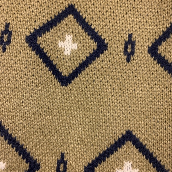 Dazy Oversize V-neck Vest EUC - Picture 7 of 8